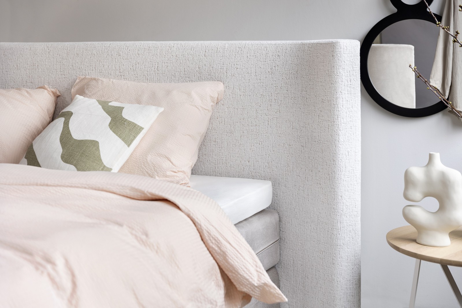 Boxspring met groot hoofdbord