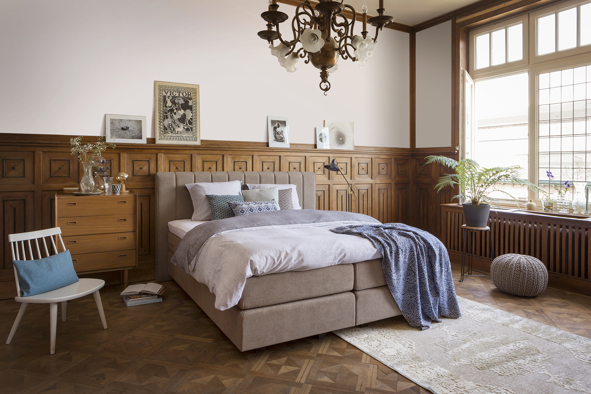 Boxspring met hoofdbord Stringendo in de stijl Klassiek & Vintage